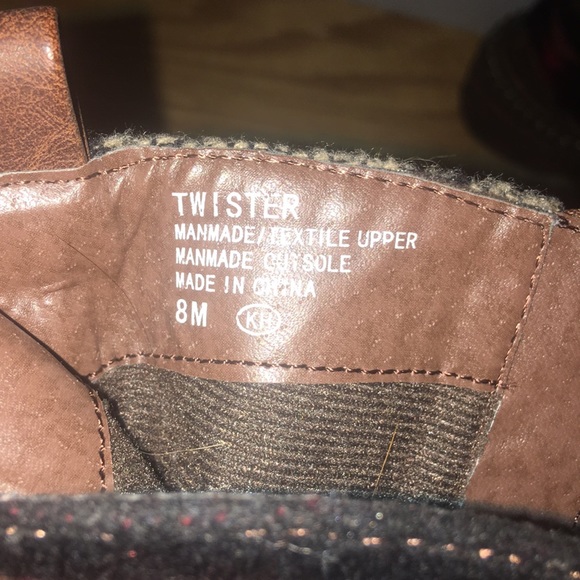 Fall boots - Picture 2 of 2